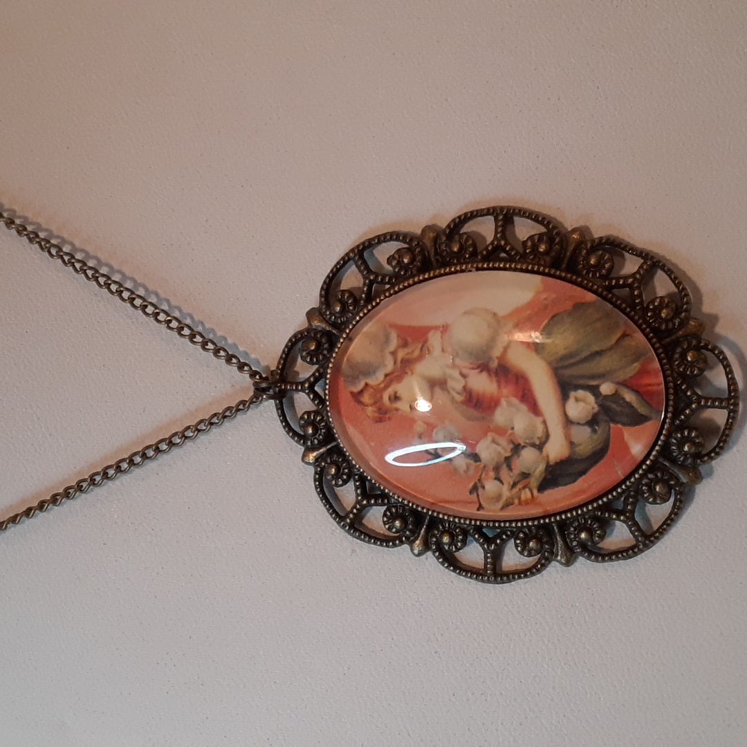 Vintage Style Glass Girl With Flowers Pendant Necklace 24